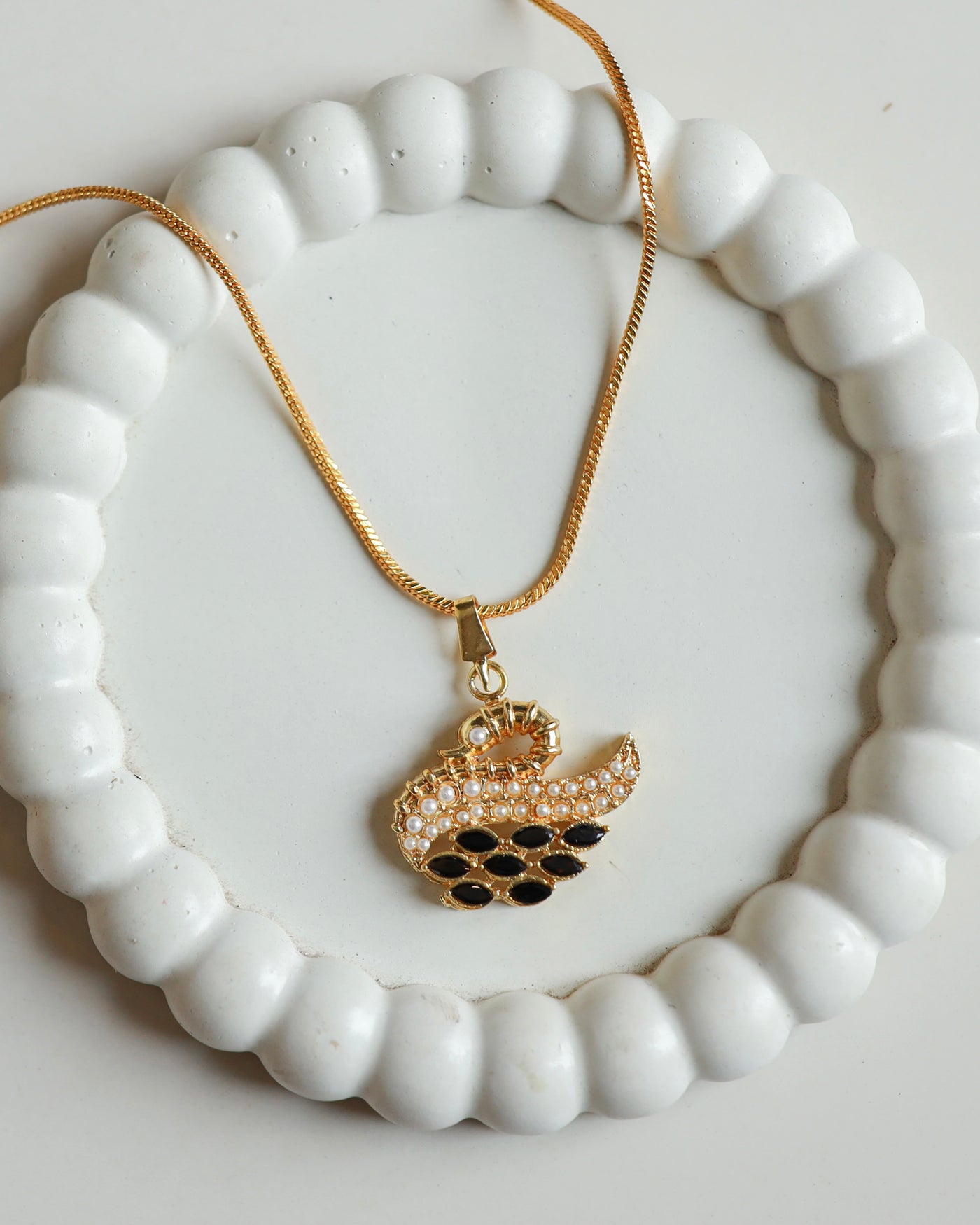 SWAN PENDANT