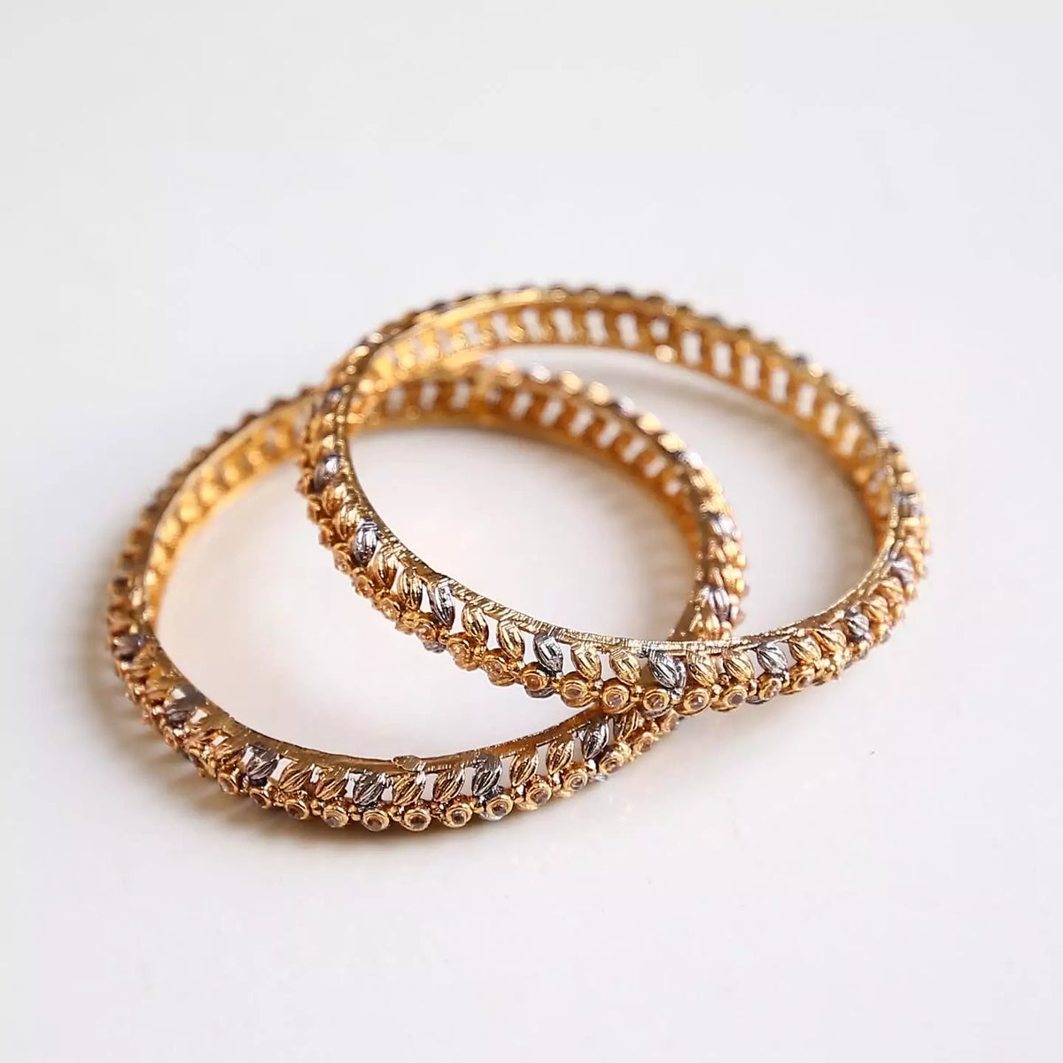 AMILA BANGLES