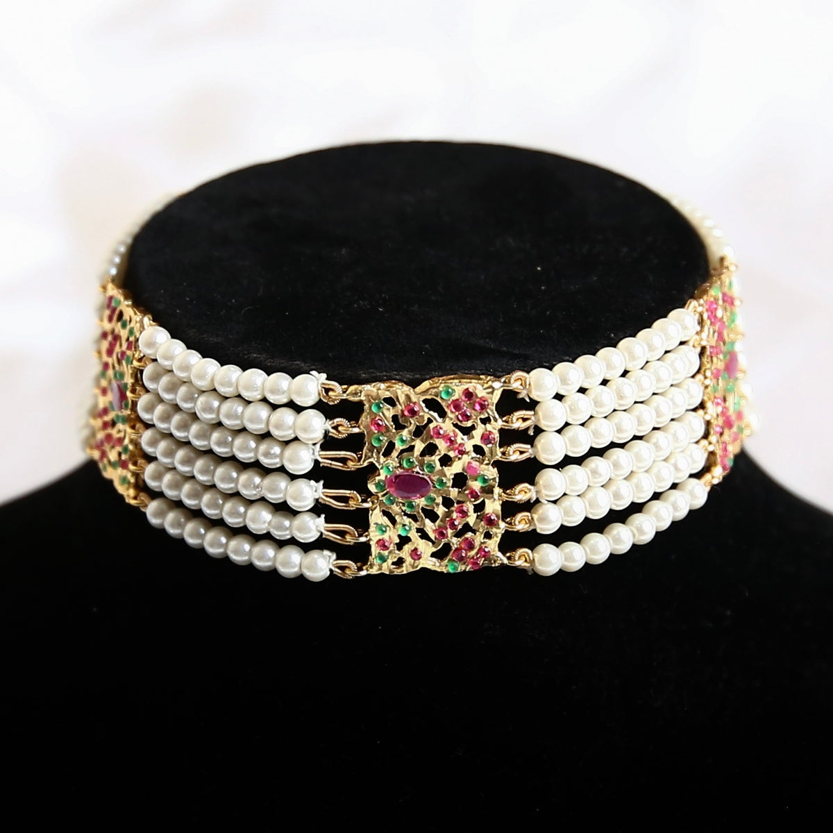 RUTAAB CHOKER