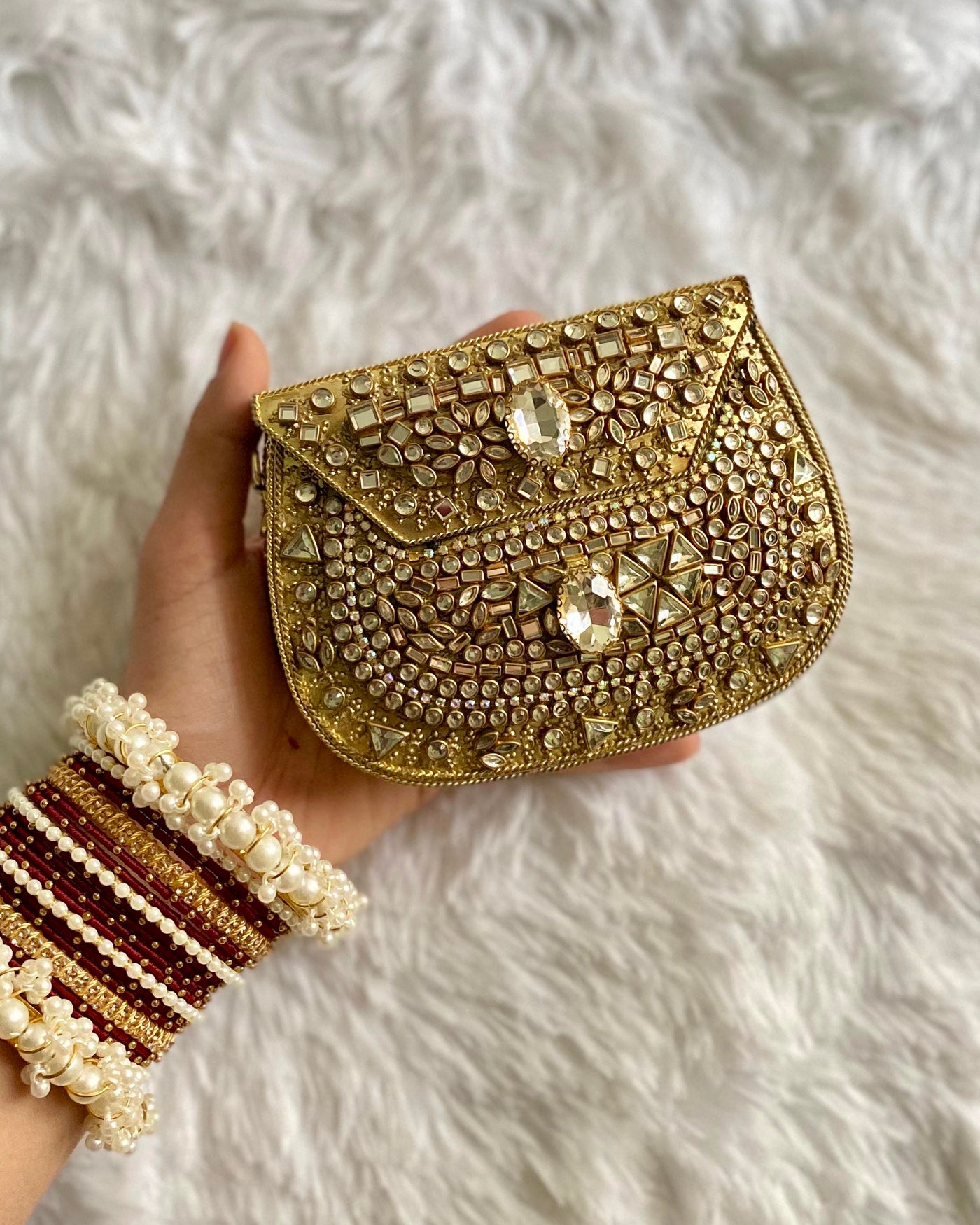 AYNOOR CLUTCH