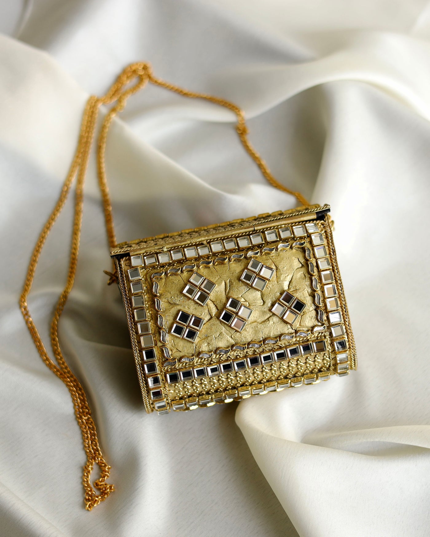 RUBINA CLUTCH