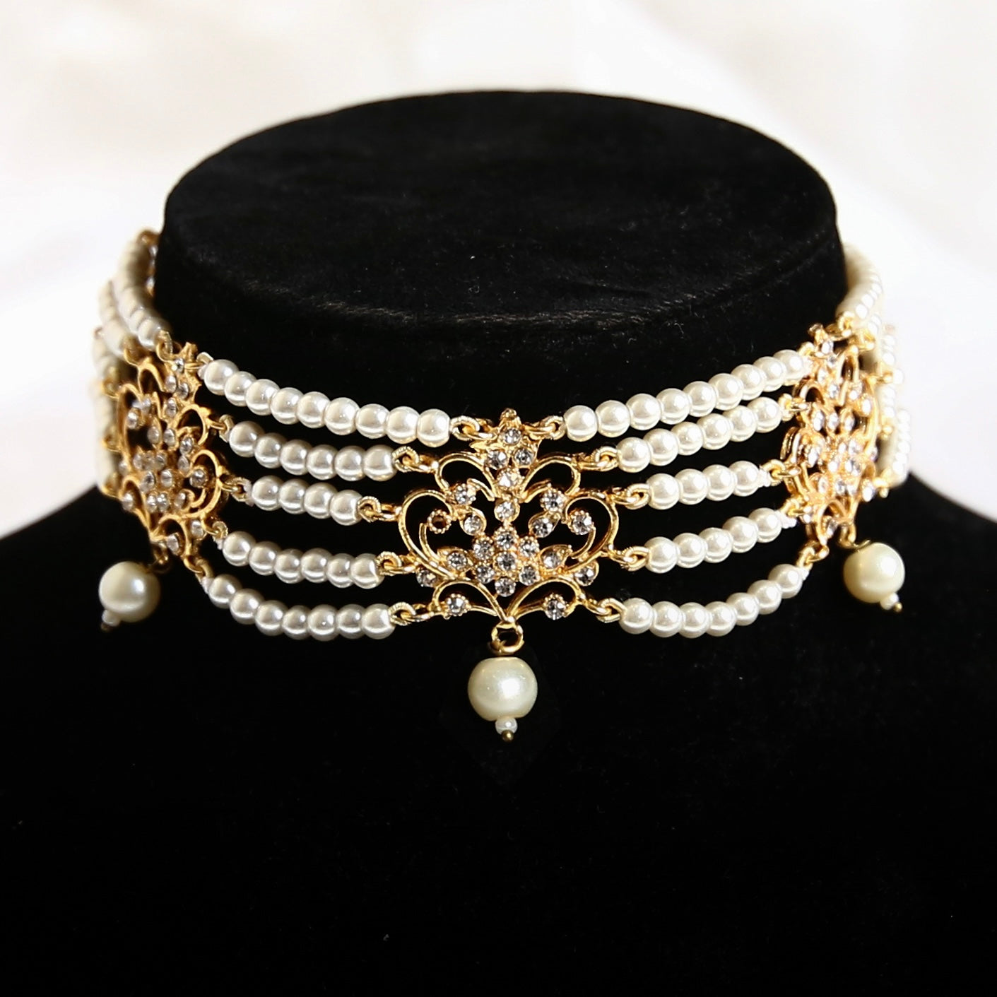 VICTORIA CHOKER