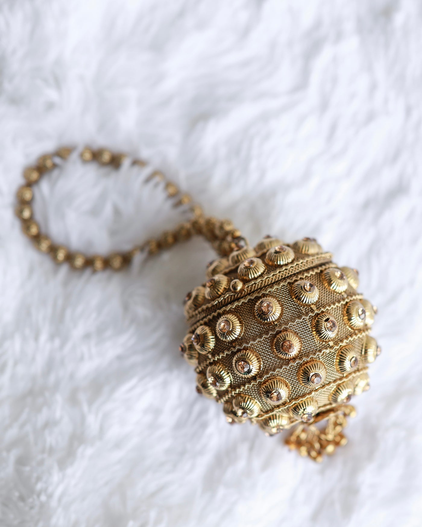 HANIYA CLUTCH