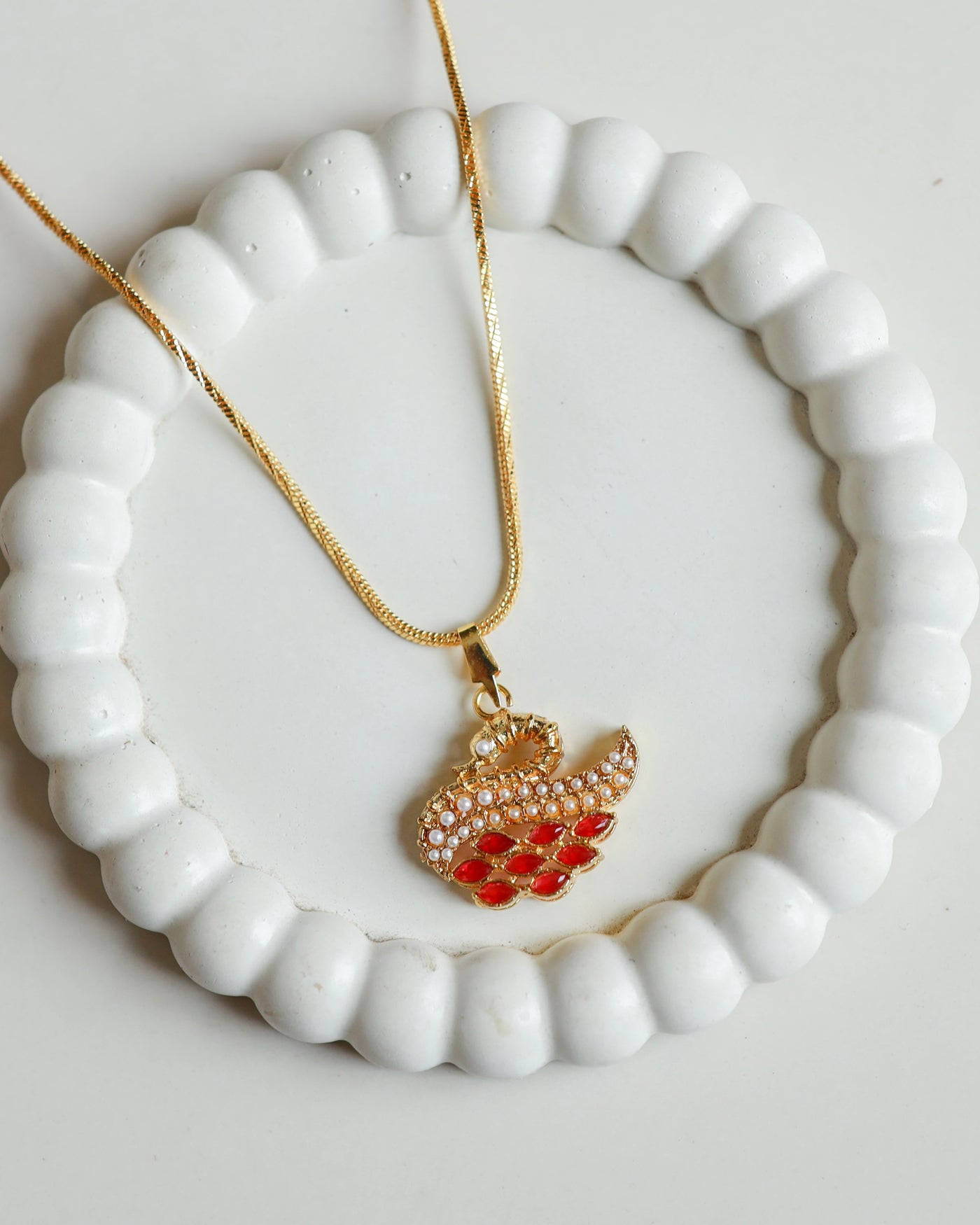 SWAN PENDANT