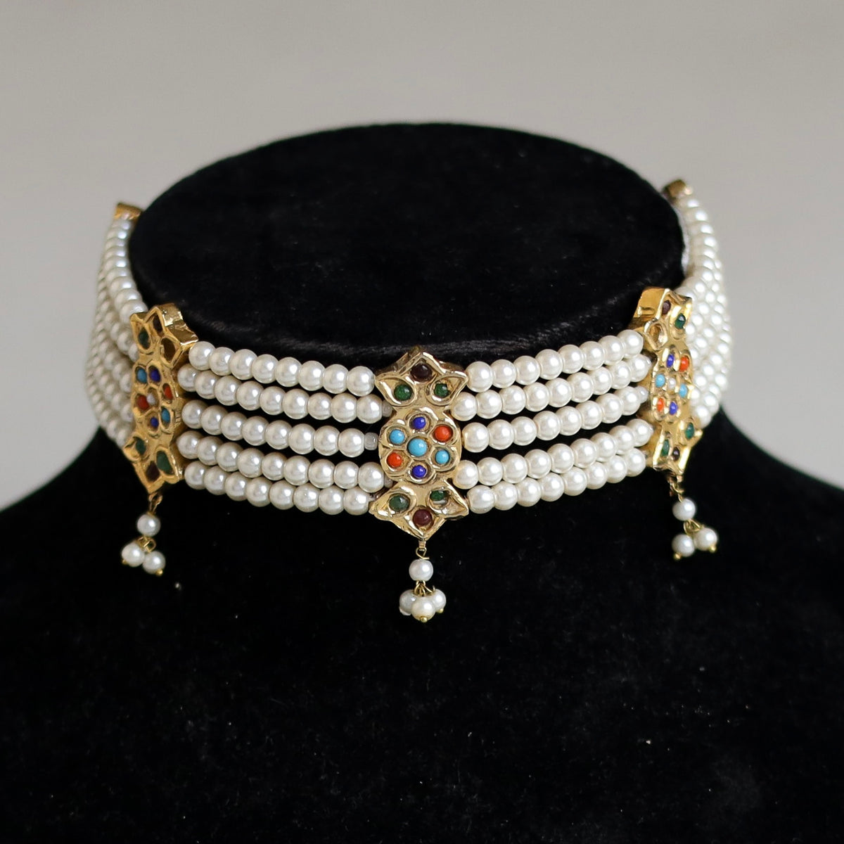 MEHRU CHOKER