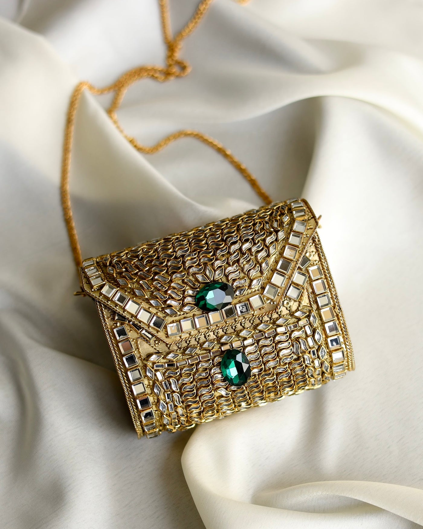 RUBINA CLUTCH
