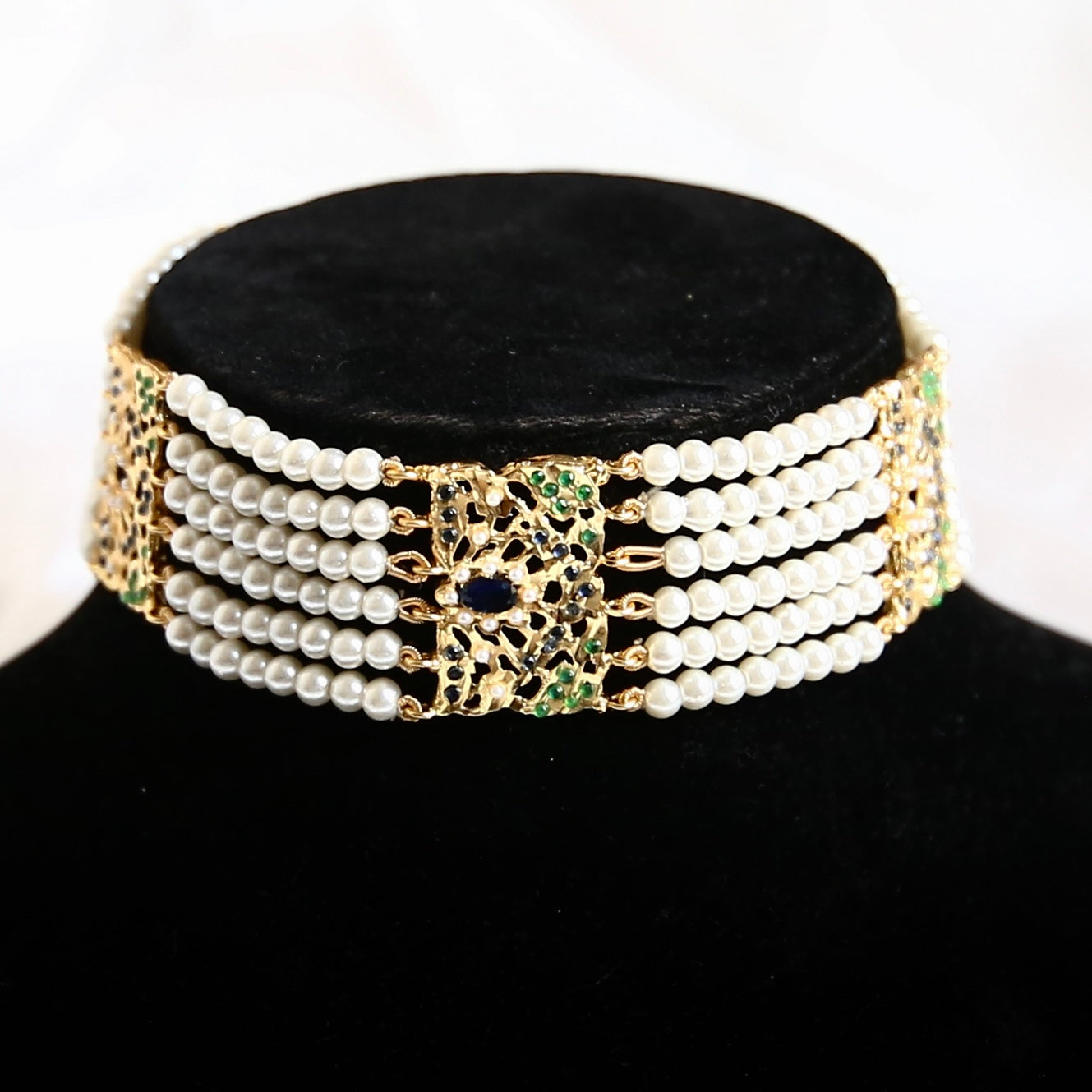 RUTAAB CHOKER