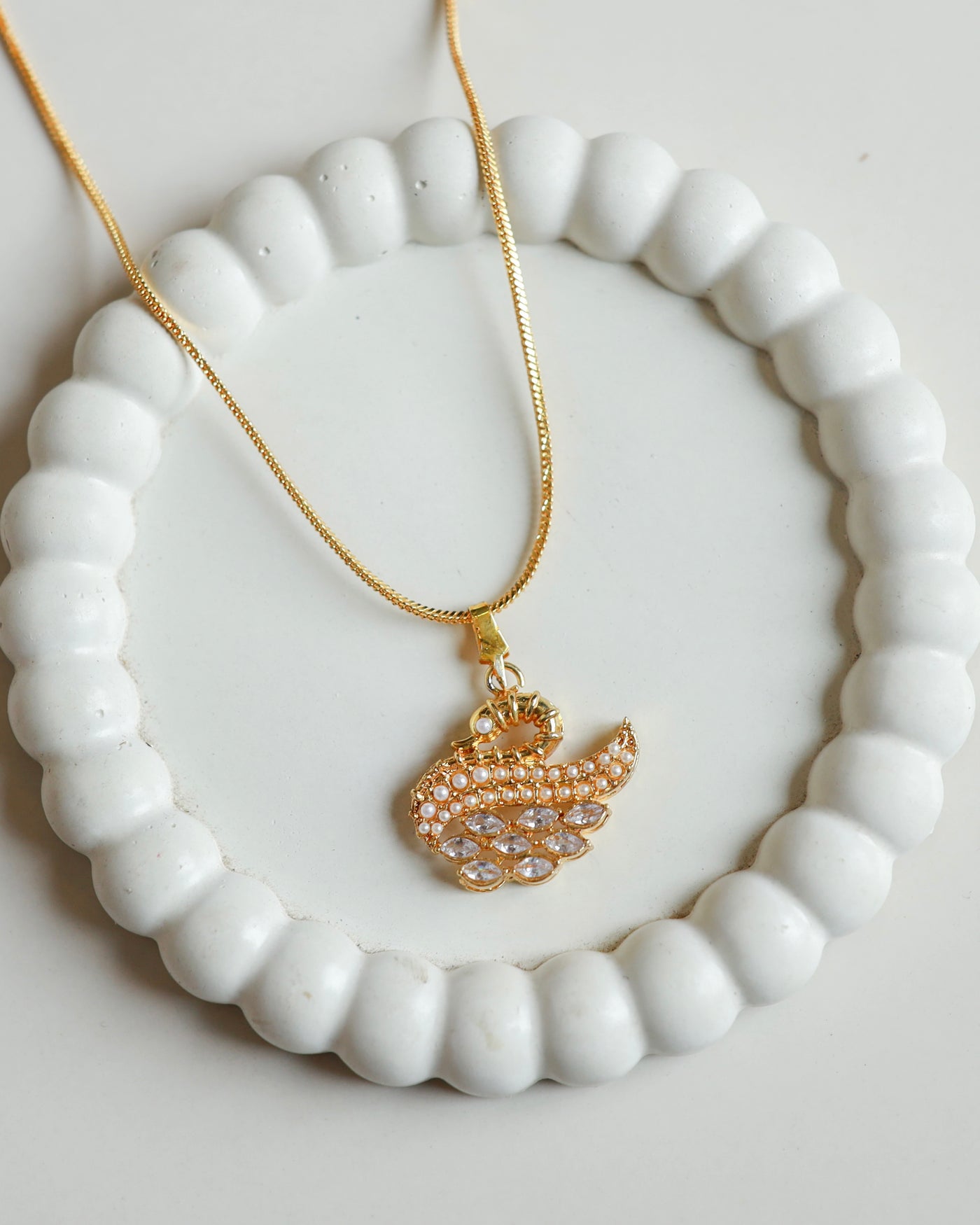 SWAN PENDANT