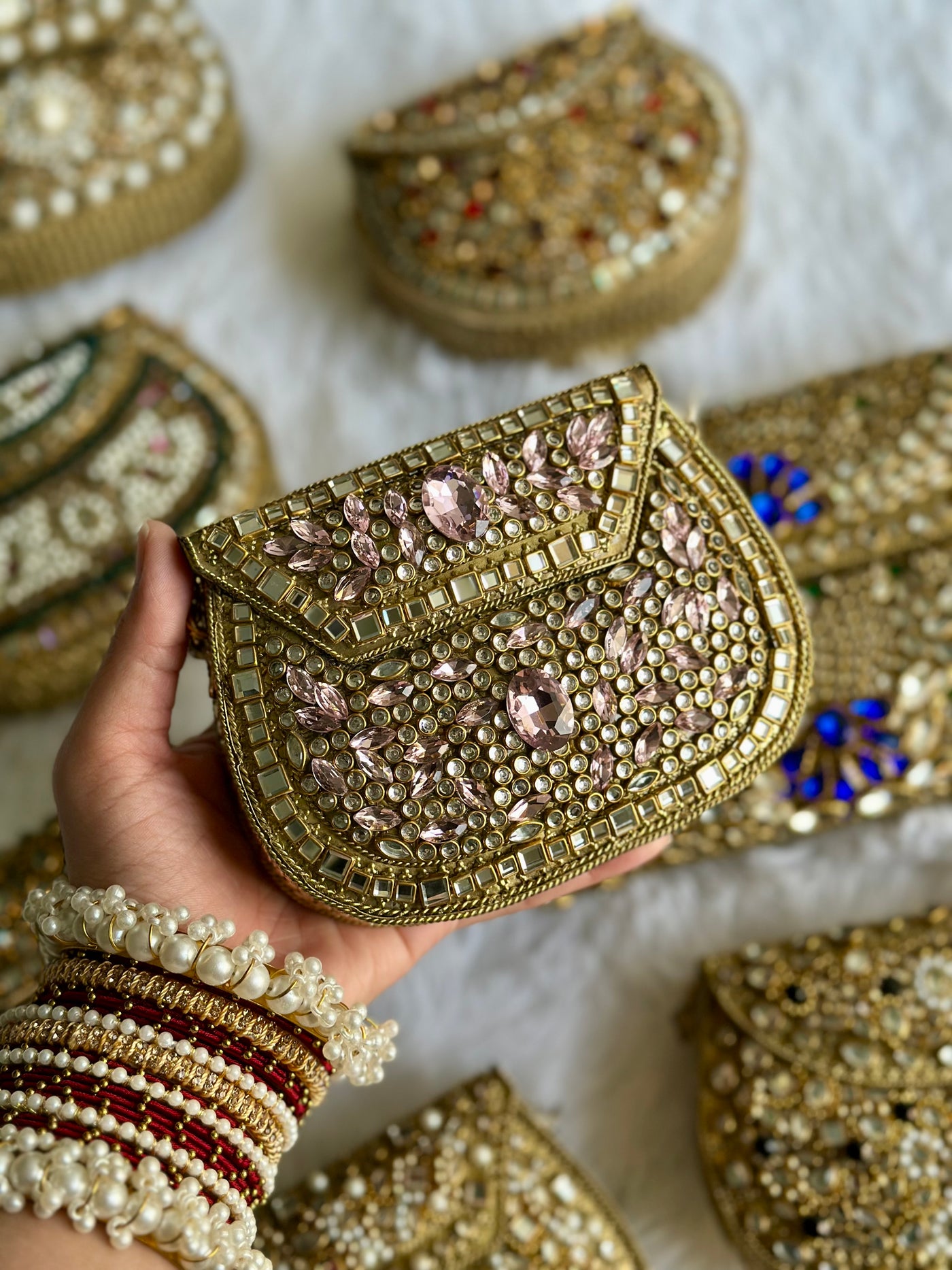 NOORANIE CLUTCH