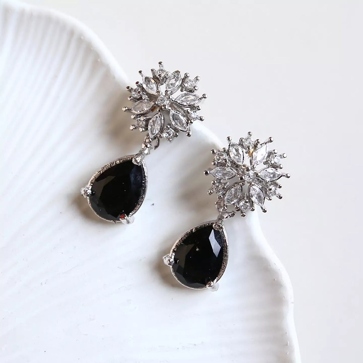 ALYRA EARRINGS