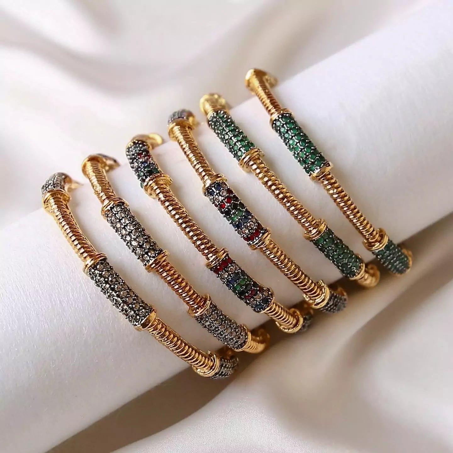 AIRA BANGLES