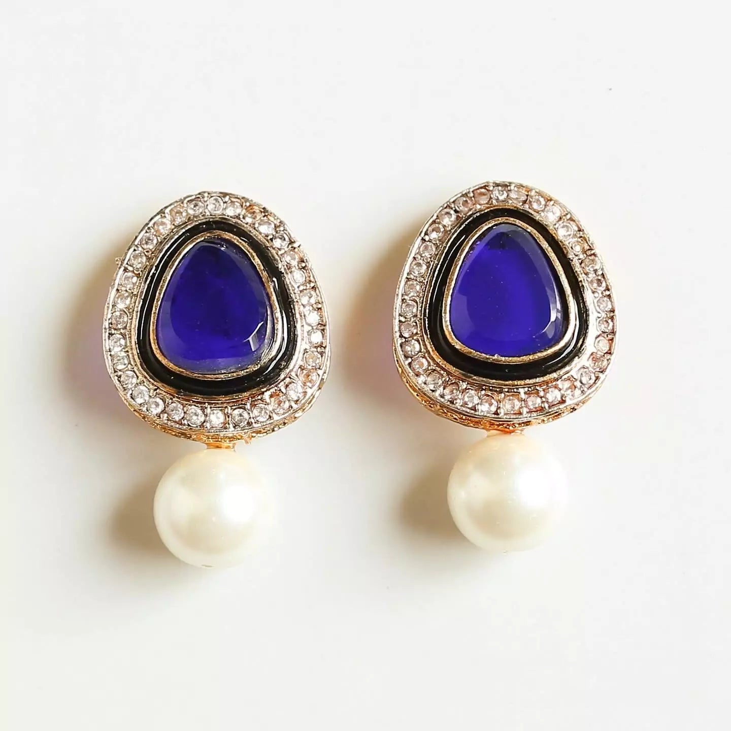 PIHU EARRINGS