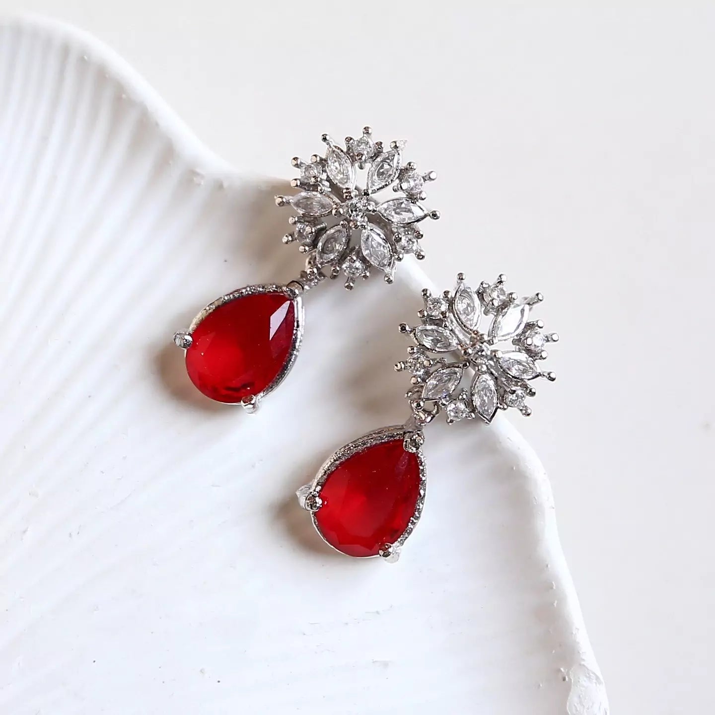 ALYRA EARRINGS