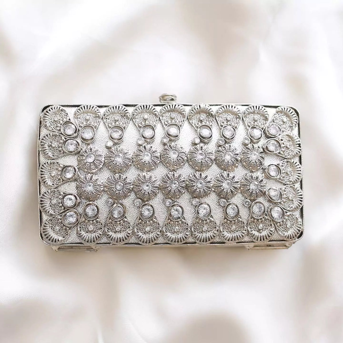 SITARA CLUTCH