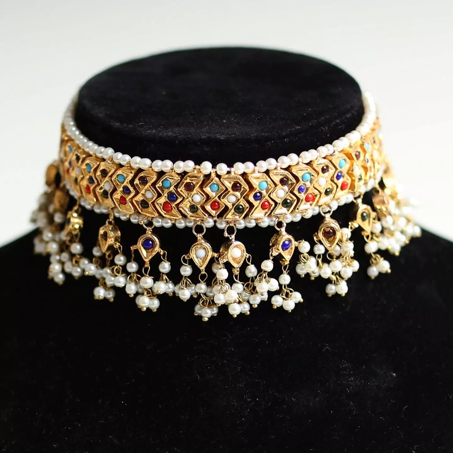 AANIFA CHOKER